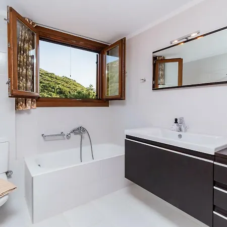 Belvedere Villa Kyparissia